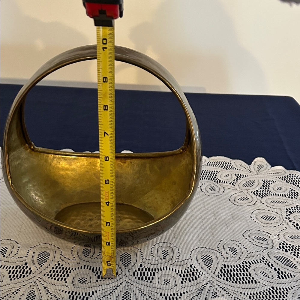 Vintage MCM Brutalist Hammered Brass Basket rare find! - Picture 6 of 8